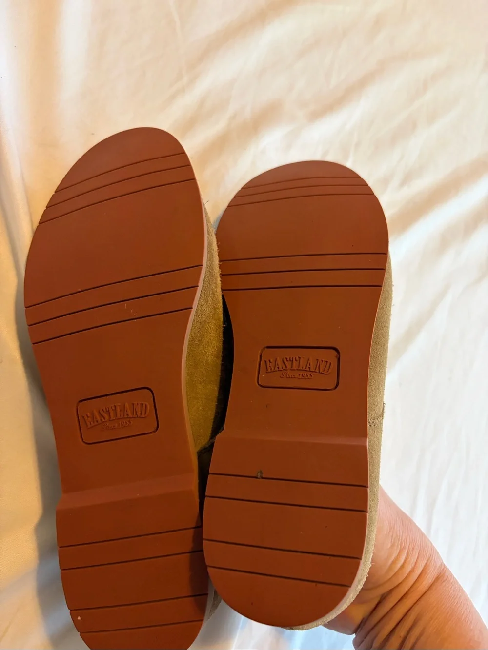 Eastland buckport tan